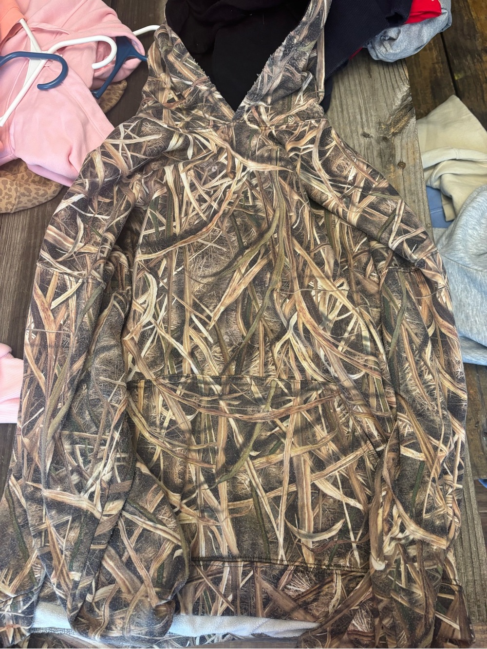 women’s mossy oak camo hoodie